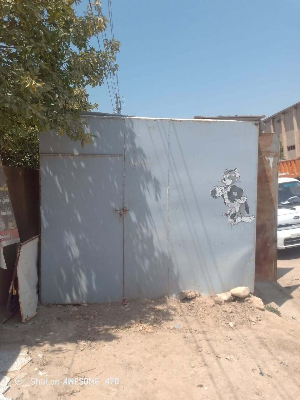السلام عليكم
عندي محل حديد 3م في 3م  للبيع باب دفتريه تحتوي على ثلاث ابواب وباب جانبي مايحتاج شي فقط صبغ  كما موضع في الفديو السعر على الخاص الاتصال على الرقم وبي واتساب

 ***********
