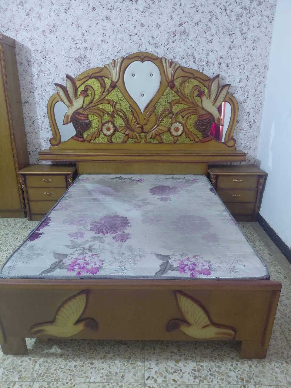 غرفه نوم اخشاب البيع السعر 500 وبيها مجال مكان البصره الجمهوريه واتساب ***********
