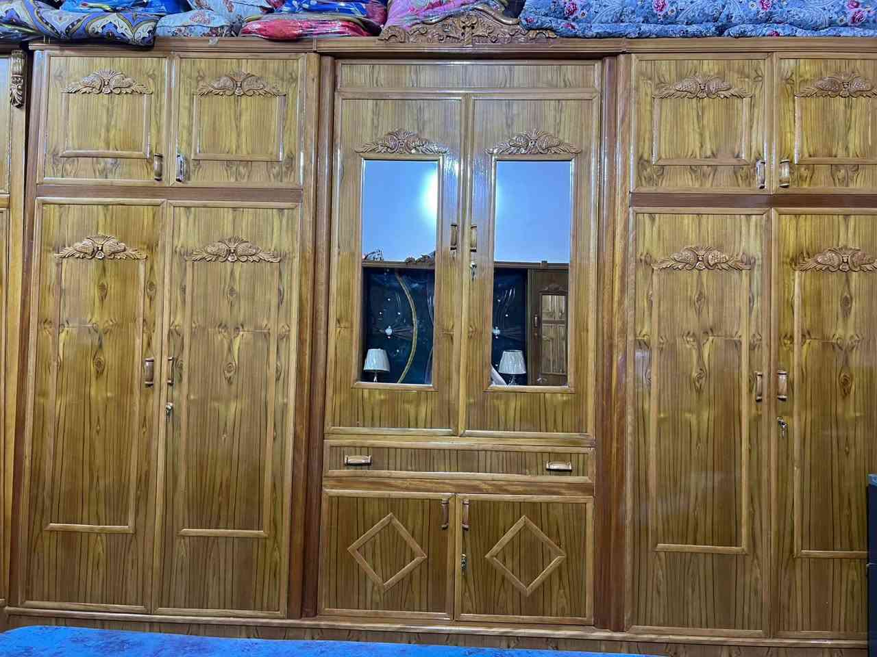 غرفه للبيع جديده نجاره صارلها  6 اشهر عندي العنوان بابل حله طهمازيه ***********
