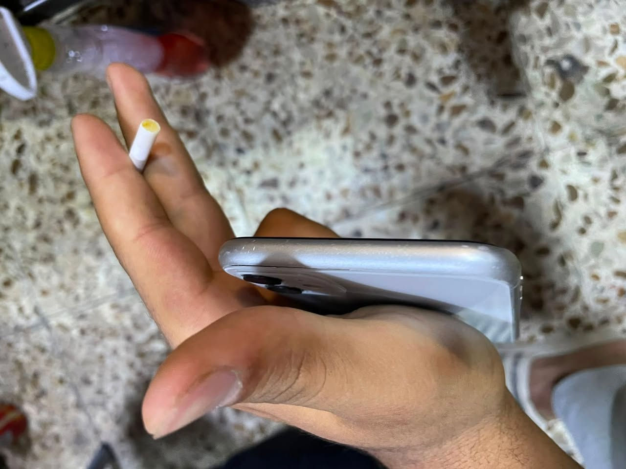 ايفون 11 عادي 

مستبدل 
شاشه 
بطاريه 100
تفصيخ ثنينهم 
ذاكره 128 

فيس ايدي شغال 
نضيف جهاز جداً
شرق اوسط
تك سيمكارت
سعر 200 بي مجال قليل جداً
***********
