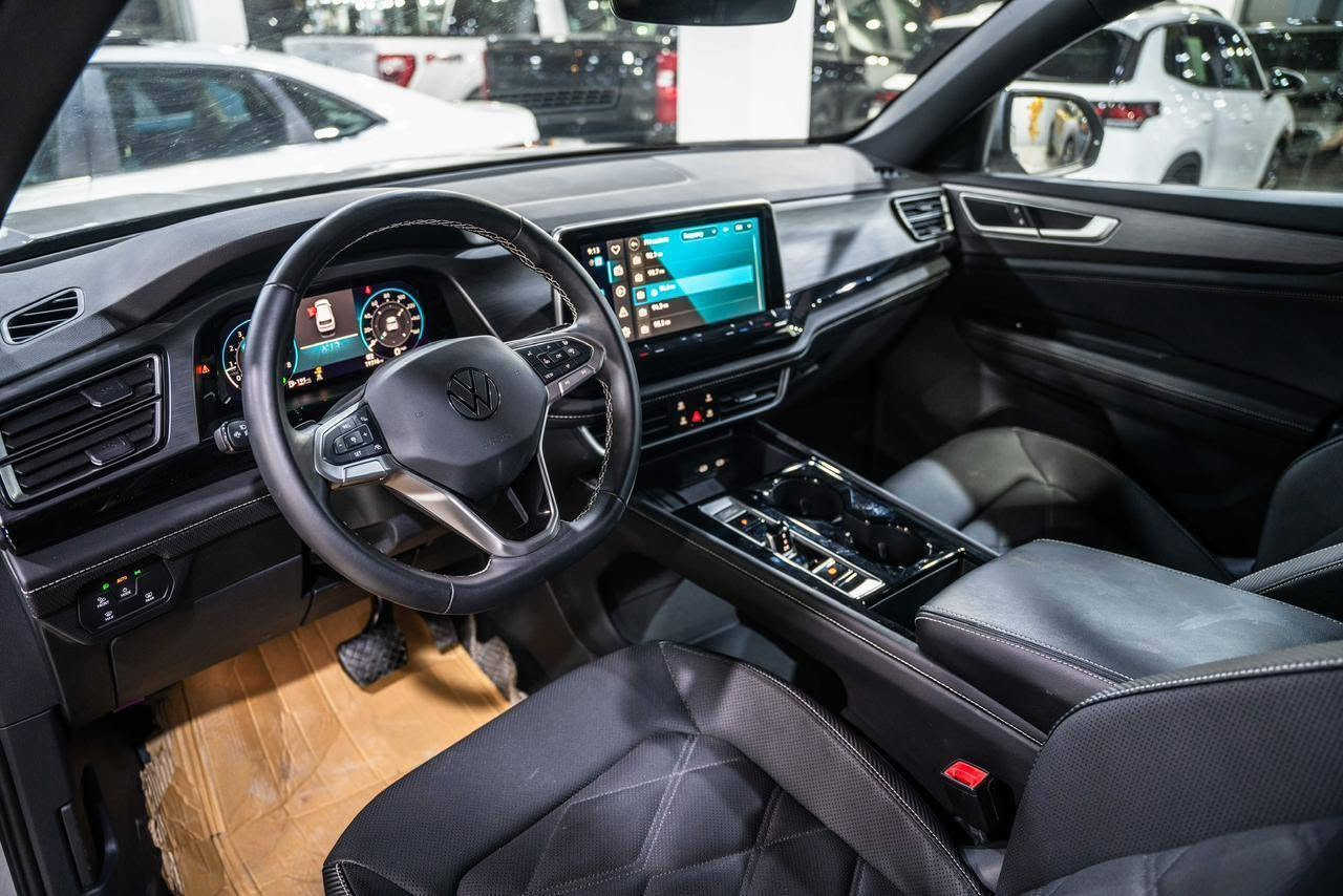 VG atlas cross sport SE 2025
ڕەقەم سلێمانی, ئێرباگی نەتەقیوە گێڕ و مەکینە بە شەرت دوو پارچەی بۆیاخە سنوقی پشتەوە لەگەڵ چەمەلەغی پشتەوە لای سەکن, هەردوو کوشنی پێشەوە  کارەبای و سارد و گەرم سوکانی هیتەرە و ڕاداری پێش و پشت و زۆر مواسەفاتی تریش ٤٣ هەزار ڕۆشتوە پێشی کەپسە زۆر پاک و جوان و ناوازەیە و ڕەنگەکەی زۆر تایبەتە,  دەعمەکەی و چەنێک ڕۆشتوە دام ناوە بەناوی خۆمانەوەیە , نرخی 275 وەرەقە و کەمێک مەجال, ماڵی دۆستە زۆر پاکە.
ژم: *********** السليمانية, العراق
