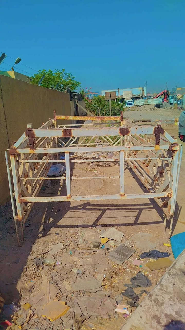 سلام عليكم محجر للبيع وزن الثقيل مال كيه حمل نثيه عوزه بس صبغ السعر 200وبي مجال مكان حله نادر الثالثه قرب حي الصناعي اتصل وبيك خير ودلل***********
