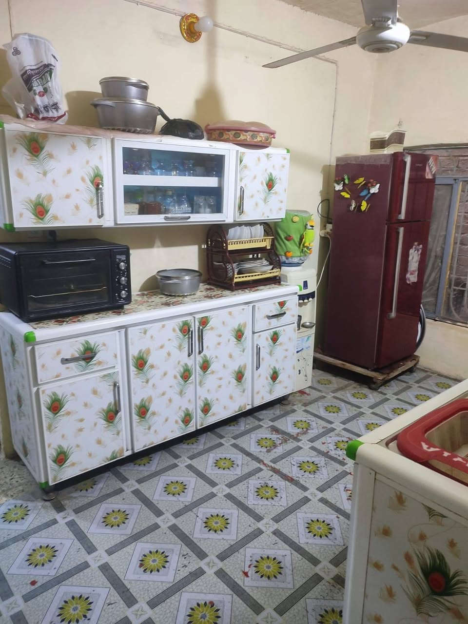 سلام عليكم
بيت طابو صرف مساحه 200  عنوانه حله حي العسكري يبعد على شارع30 
80متر 
يحتوى ع3غرف مطبخ استقبال صحيات جوه وبره لاستفسار وتساب ***********دار للبيع السعر 135 وبي مجاني بيع مستعجل
