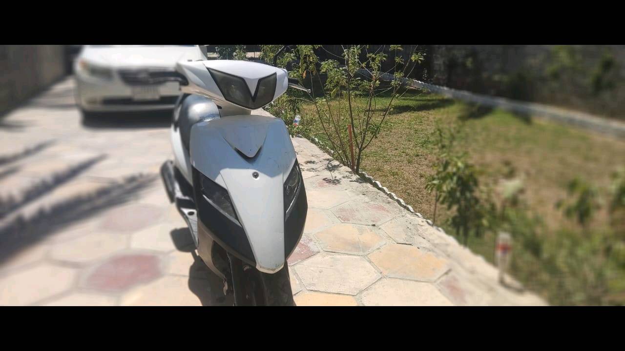 دراجه ماكس ثعلب للبيع
 دراجه مجفته جديد
 نوزل مو كابريتر
 كهربائيات شغاله 
تشتغل هندر سلف ماكو
 ابيع كوم حديد السعر 350الف وبيه مجال بسيط حك الجيه
الواصل واتساب فقط ***********
تفضلون أضيف موقعكم/المنطقة حتى الزباين يعرفون وين يشوفون الدراجة؟: 
بغداد /سبع قصور