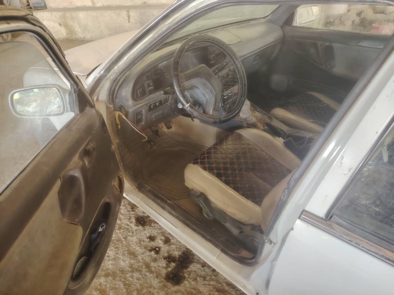 سلام وعليكم خوان سياره برنس موديل١٩٩٥سياره خير من لله كهرباء كلها شغاله وجام يصعد وينزل سياره  مال جناي وكير ومكينه خير من لله واي ستفسار هاذه رقمي *********** السعر ٢٢ وبيها مجاال للطيبين

