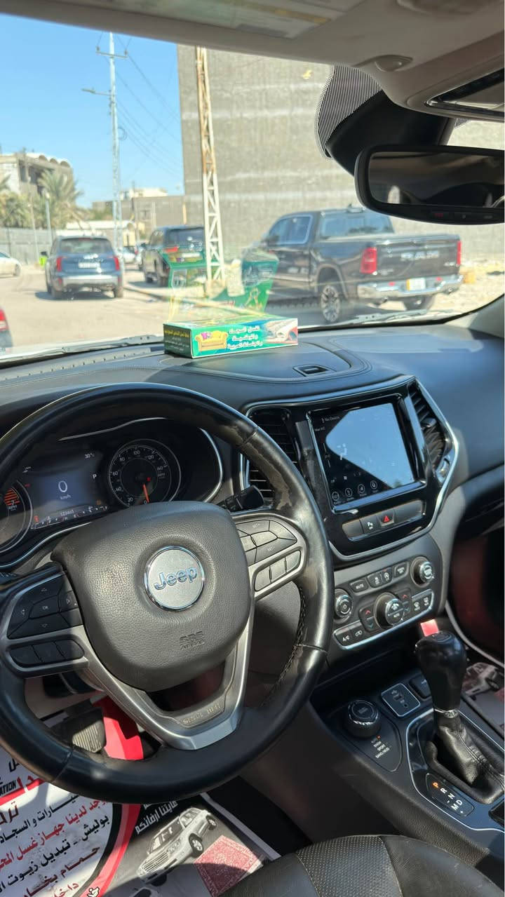 شيروكي ليمتد • فور ويل • محرك ٢٠٠٠ تيربو