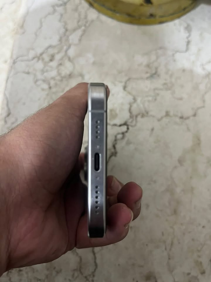 ايفون 15 برو ماكس • نضيف • بطارية مبدله