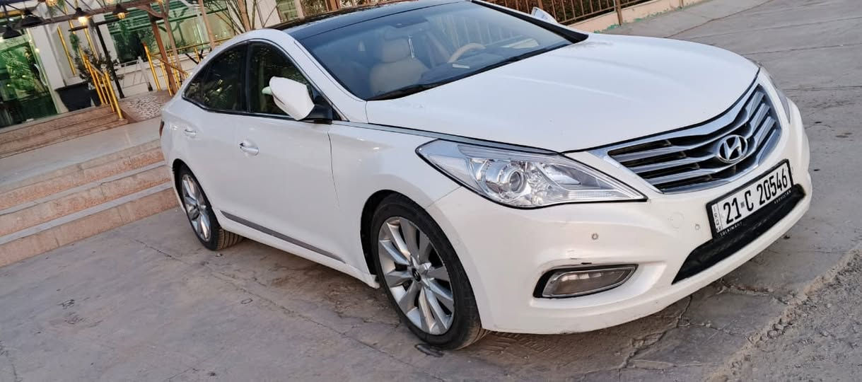 السلام عليكم ازيرا موديل 2012 وارد خليجي فول مواصفات اعلى فئة  محرك 3000 دوش المرغوب
رقم سليمانية مكفولة  كفاله عامه عدا صبغ ربع الجاملغ الخلفي كما موضح في السونار المكان سامراء رقم الهاتف *********** مكلف بل نشر

