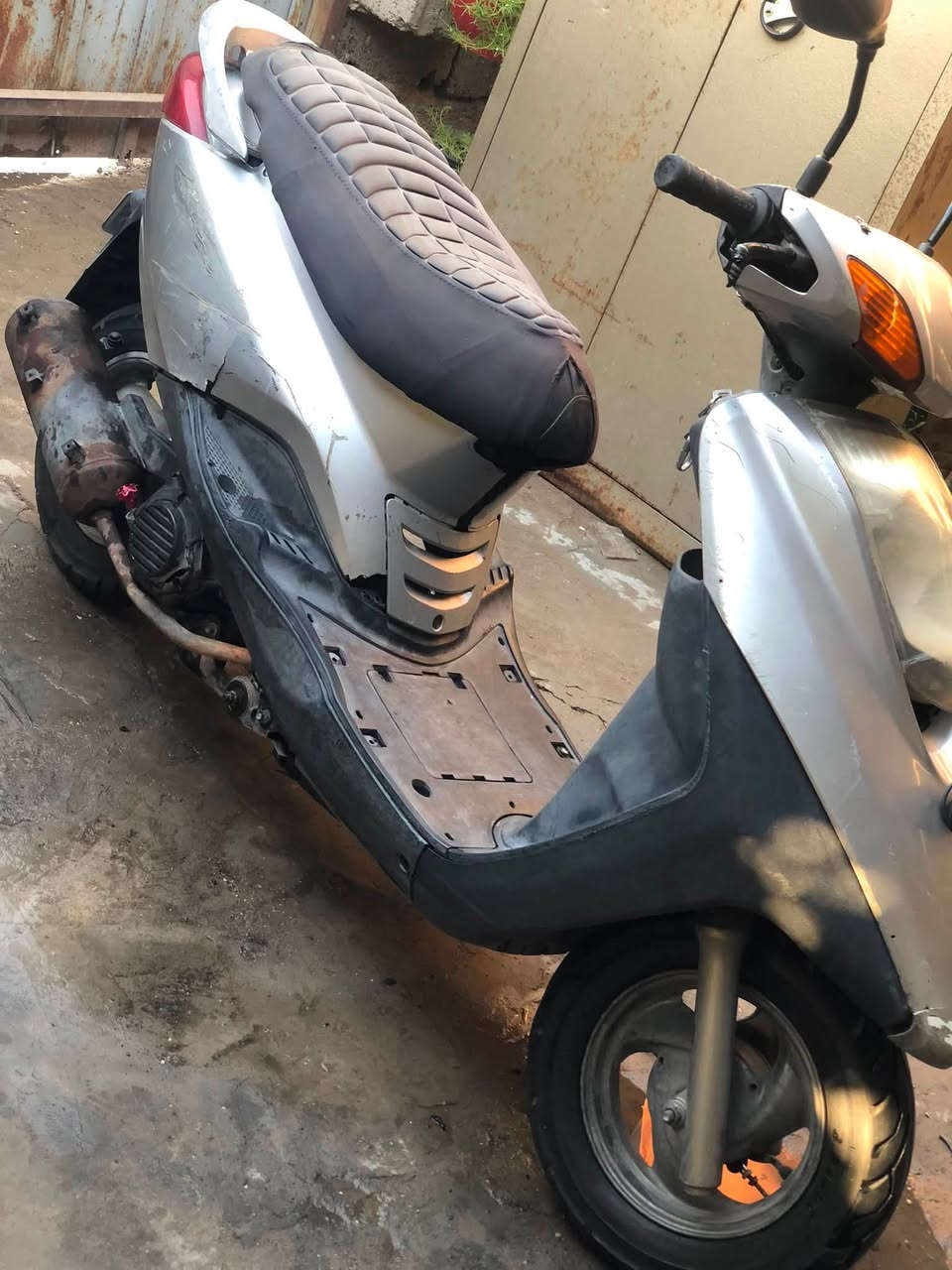 بريز للبيع شغال سلف و عندو كهربائيات شغال بيها كفرتها بلادية مختمة بيع كوم حديد سعر ٣٢٥ المكان بغداد ***********
