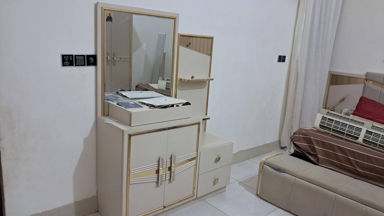 غرفه للبيع تركي كلش جديده صار ٥ اشهر من اشتريتها  ***********
