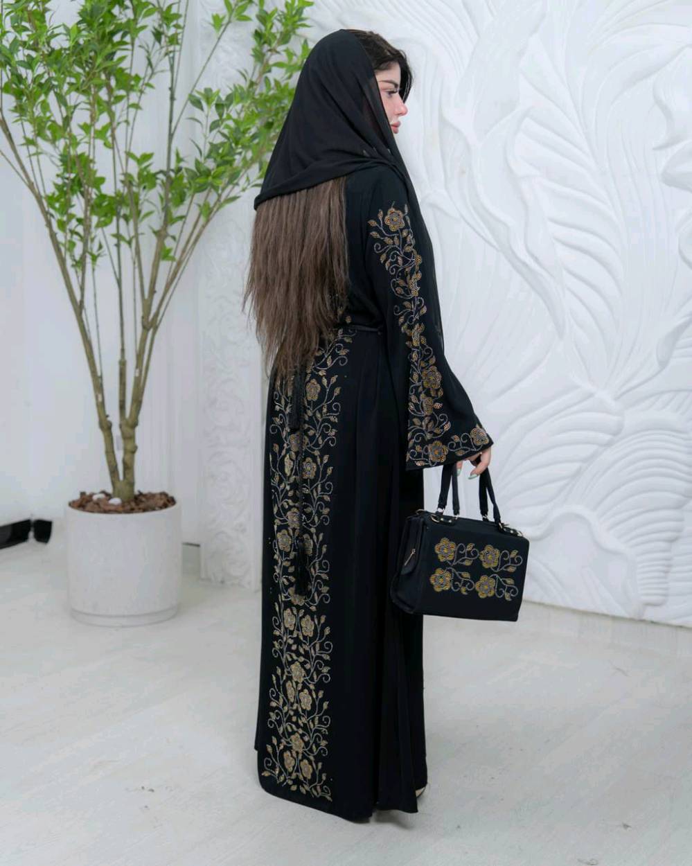💫جديدنـا عباية خليجية🦋 


🪄الشغل ستراس الاصلي 💯
✨الأقماش حرير أمارتي 💯
🎗️مڪون من 5️⃣ قطع
⤶العباية
⤶شال
⤶احزام
⤶بنطرون
⤶حقيبة 👜