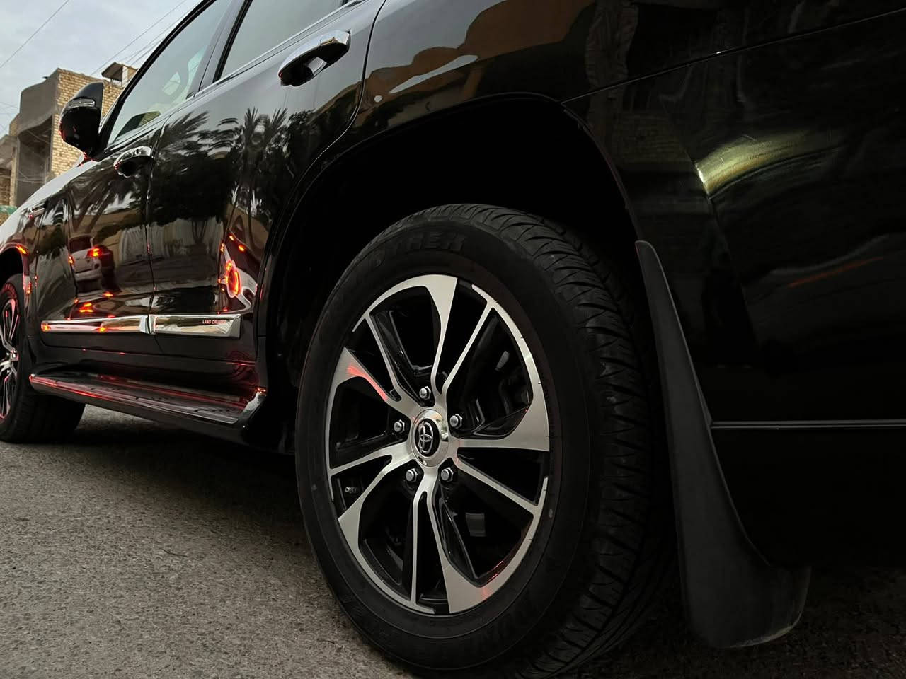TOYOTA GXR 2021
من شركة ساز 
رقم شمالي جديد سنوية جديدة 
8 سلندر 
سيارة نظيفة ومكفولة من كل أمورها 
السعر 57,000 دولار 

للإستفسار 
***********
