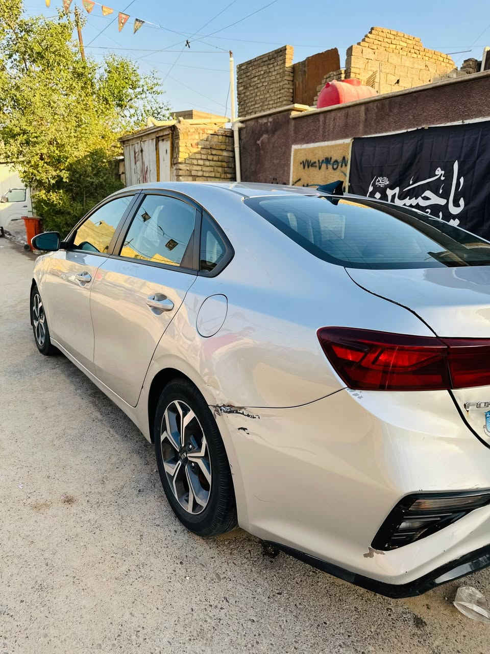 🚘للبيع او للمراوس بأحدث 
كيا فورتي موديل 2021
رقم بغداد نكليزي باسمي 
مكينة 2000 دوش،  كير CVT وارد أمريكي، نص فول، السيارة استخدام شخصي.
بيها حادث سابق قبق جنطة، وضربة بالعراق، وبيها قطعة وحدة صبغ.
🔄 المراوس على سيارة أحدث
فورتي أو النترا، والموديل الأحدث يكون أفضل.
💰 الفرق نتفق عليه حسب السيارة وحالتها.
الجاد بالمراوس يدزلي تفاصيل سيارته وصورها
***********
