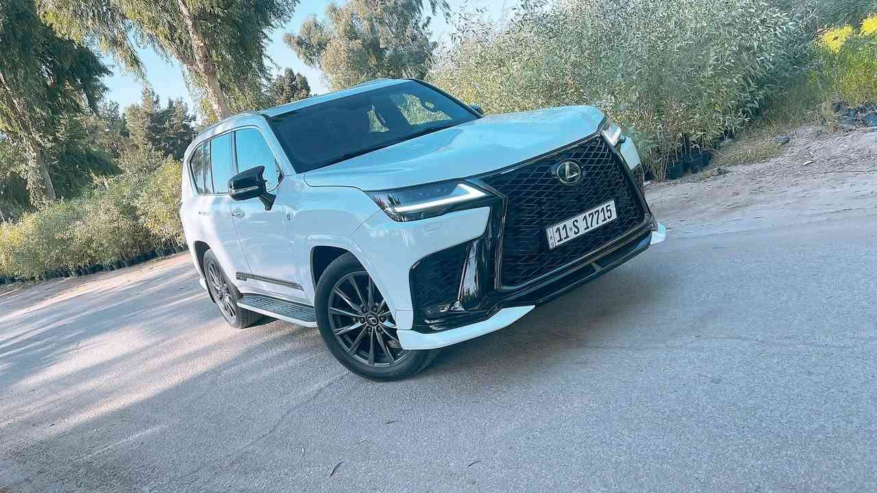 سلام عليكم
Lexus lx 600
F sport 
2023 
سيارة ساز داخل الظمان مغلفه ppf

 رقم بغداد  باسمي 

سياره فول مواصفات معروفه 

تجي بيبان شفط داتا شو  3 شاشات 

كامرات محيطيه سقف شامو 

سياره ماشيه 57 الف 
السعر 

108 الف  يعني 10 شدات و 80 ورقه 

***********
