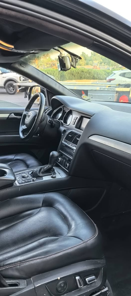 للاتصال***********
***********
 Audi q7 2011 sline quattro v6 super charge
 سعر فقط ٨٥$  و عليها غرامة9 اوراق عل مشترى
بدون حادث كفالة عامة
سنوية باسمى تريد تحويل او وكالة نفس اليوم
تبريد ثلج ثلاث قطع
كيرو محرك بشرط ١٠ فيتر
حدادية مئة بل مئة
سيارة فوول فوول ماعدا بانوراما
