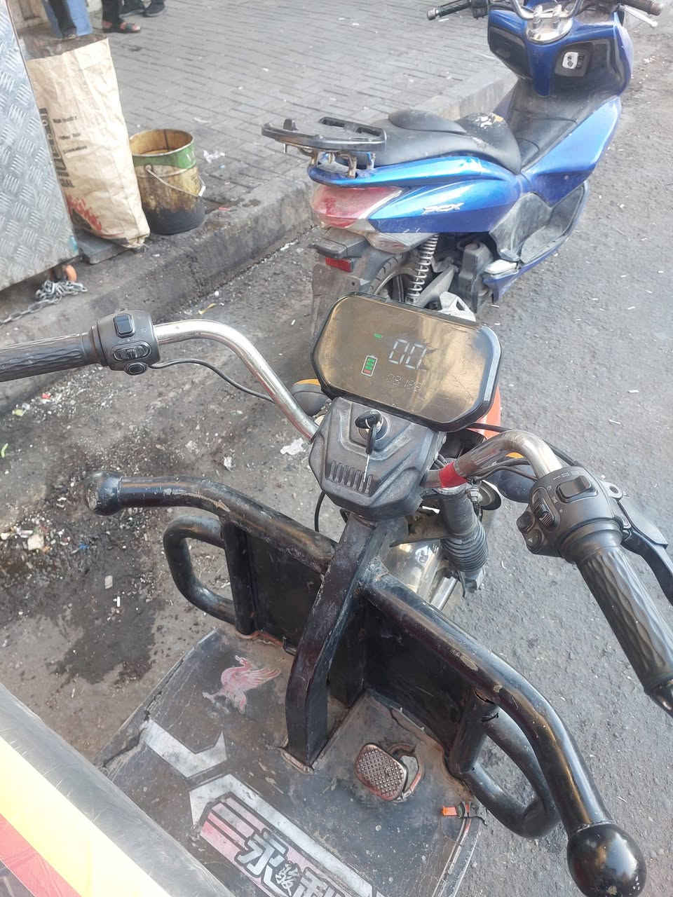 للبيع الحجم الكبير مابيه اي نقص جاهزه من كل نواحي بطاريات جدد مثل ما واضح بصوره سعر 950 سكن بغداد متواجد خاص او هاذه رقمي تحياتي ***********
