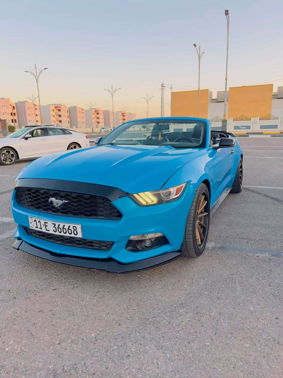 موستنك ايكو بوست تيربو 2017 كشف 
السياره بريميوم فول مواصفات
شاشه تدعم كار بلاي
تدفئه تبريد مقاعد 
تشغيل التبريد عند التشغل عن بعد (تحكم دشبول)
تثبيت سرعه
كامره خلفيه
تحكم شاشه كامل
تحكم ستيرن
اناره داخليه تحكم دشبول
كشف مال الوكاله شغال اي خلل ماكو 
صدر خلفي جديد
(لون مميز +رقم مميز )

سياره كلين بدون حادث 
مكانه كربلاء السعر ١٢٧
***********
