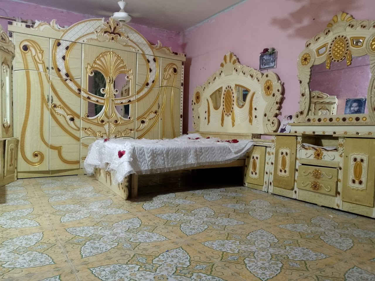 غرفه اخشاب • نظيفه • الناصريه