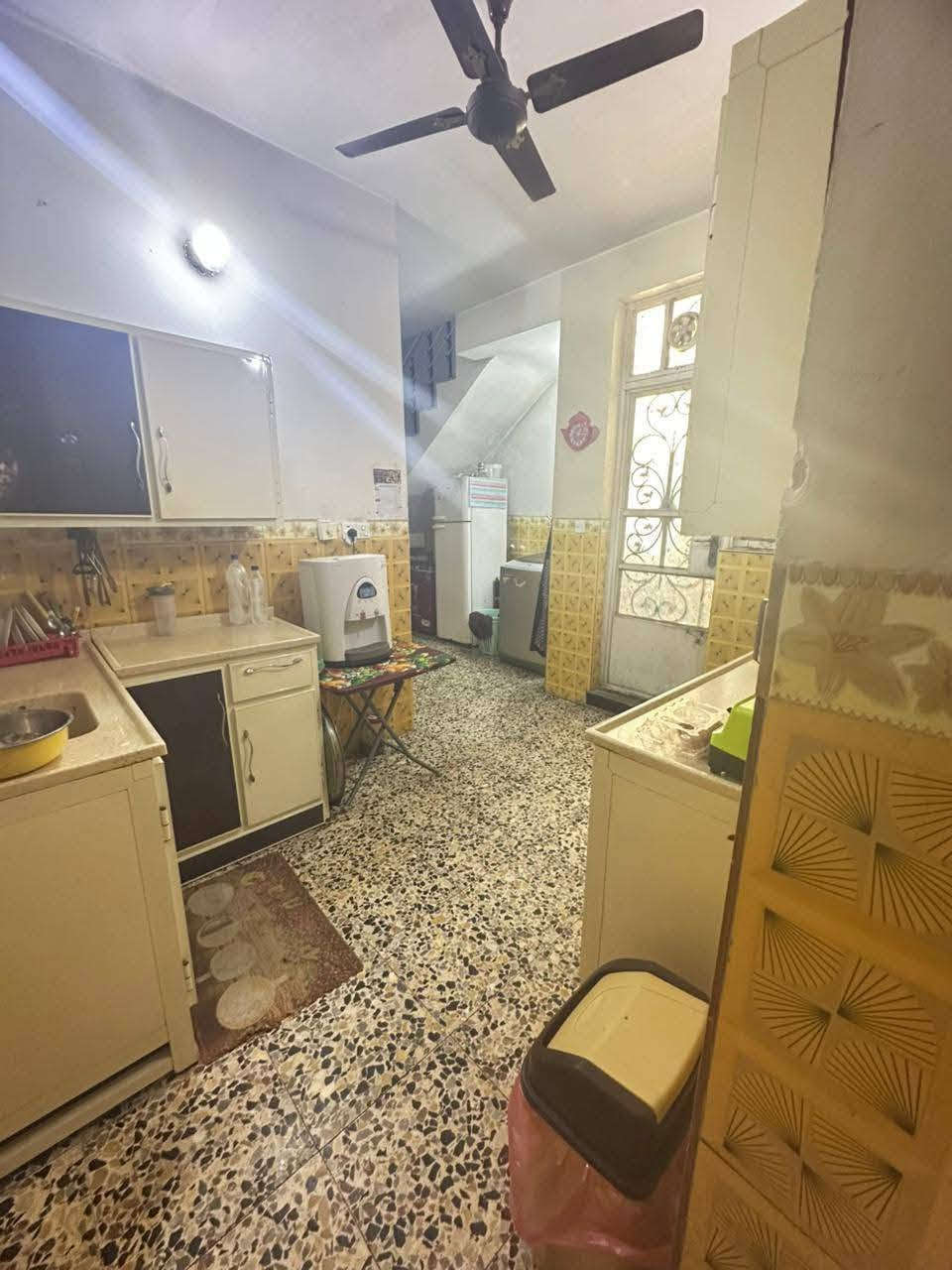 بيت للبيع مساحة 100 نزال 20 واجهة 5
طابقين  مكون من 3 غرف +حمامين و حمام خارجي 
طابو زراعي سند 25 +نظام مجاري +ماء نضامي +تبليط +قريب من سوق الميكانيك 
الموقع/حي آسيا الزراعي قرب متوسطةنابلس 
الرقم  للتواصل والاستفسار/***********
