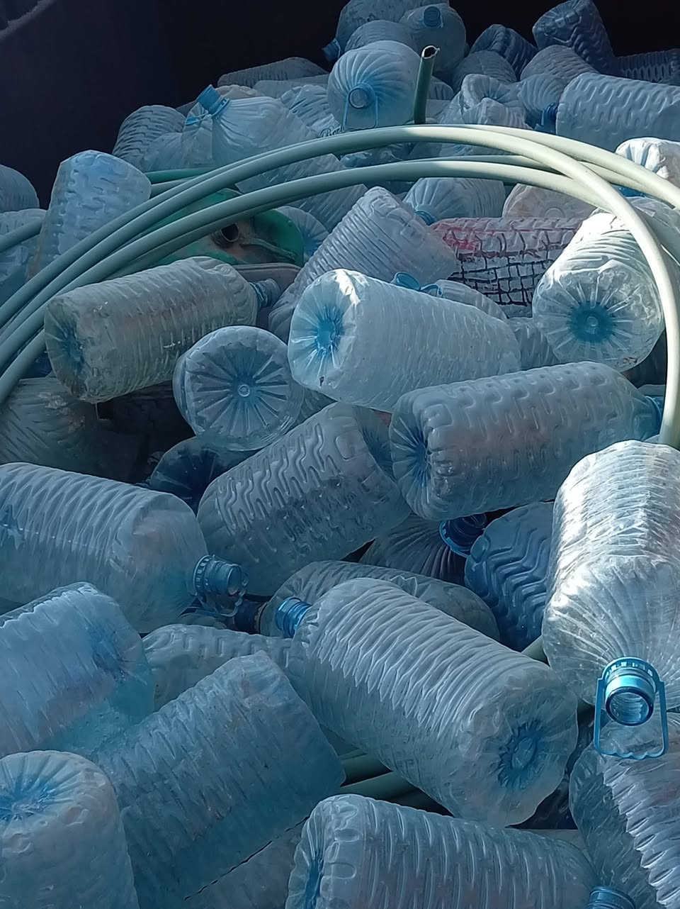 دبات ماء للبيع عدد 250 دبية نظيفات قرب بوابة الشام آسيا *********** آسيا ***********
كورك ***********
