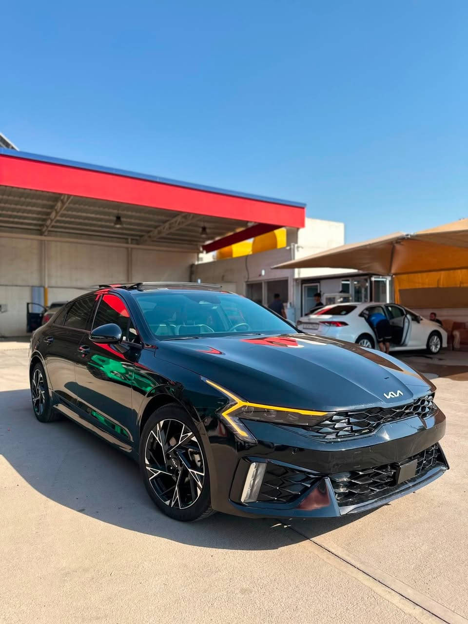 كيا K5 GTLINE موديل 2025
فول الفول 1/1
بدون صبغ بدون ارباك كلين تايتل شرط 
گير و محرك كهربايات حجر صالنصة كلها بلادي 100%
ماشية زيرو ٧  الف  ميل 
السعر 193 ورقة و بيها مجال جدا بسيط
المواصفات
✔️بانوراما
✔️ كشنات امامي تدفئة
✔️ بصمة + تشغيل عن بعد
✔️ داخل جلد أسود
✔️ كرسي سايق كهربائي
✔️ شحن وايرلس
✔️ رادارات أمانية وجانبية
✔️ أوتو بريك
✔️ LED أمامي وخلفي
✔️ شاشة كبيرة
✔️ ويل كب GTLINE
✔️ هندبريك دكمة
✔️ Drive Mode
✔️ مكينة 2500GDI
✔️ حساسات
✔️ ومواصفات إضافية كثيرة
سيارة دخول جديد و رقم كاتي تترقم شمالي (اربيل/دهوك/سليماني)
📞 للتواصل والاستفسار :
***********
