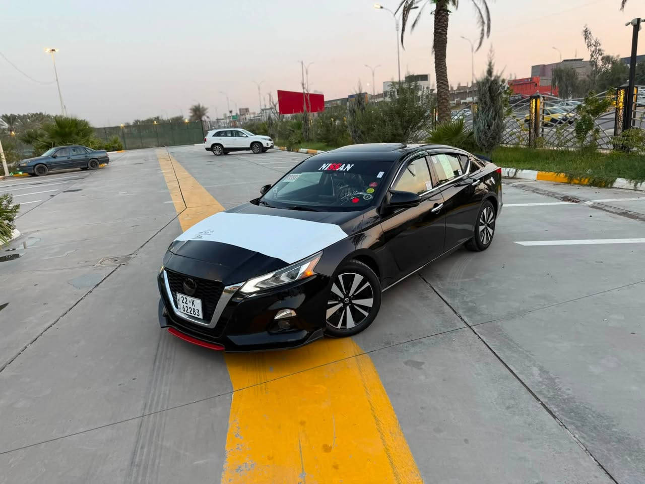 🚗 للبيع نيسان ألتيما🚗.  2019 .  SL اعله مواصفات واحد ع واحد 
وارد أمريكي / رقم اربيل  بأسمي شرط التحويل رقم الدولي الجديد هزه وفحص  كله جديد سنويه ال31
محرك مكفول 🔧 / كير مكفول
تخم تايرات جديد مبدل
باتري جديد
صدر ع الوكاله كامل 
 السياره حادثه جاملغ وباب السايق تبديل بلادي بدون صبغ السياره كله
 وموضح بل سونار وباقي كفاله دواخل كله شرط 
  صفاح موس مكفوله كفاله عامه ماشيه 73 mi    (باقي السيارة وكالة)
مواصفات السيارة فول ال الفول 
بصمه بصمه ابواب 
فتحه 
تشغيل عن بعد 
كشنات ثنين  كهرباء وتدفه وتبريد 
اشاير بل مري 
رادارت اماميه وخلفيه وجانبيه 
تبريد قطعتين ❄️
تغليف كامل 
محرك 2.5 لتر / 4 سلندر اقتصادي وقوي تنفس طبيعي 
شاشة لمس وسطية 8 إنج مع بلوتوث و USB وكار بلي  
سستم كامل سبورت رياضي 
كاميرا رجوع خلفية 
نظام سبورت
لايت زنون +لد نهاري 
ستيرن رياضي D + كاربون فايبر  
مثبت سرعه 
ويل كب كروب  
توقف ذاتي وخروج ع المسار 
نظام أمان حديث (ABS / Airbags)
تصميم أنيق ورياضي بلون الاسود القطارن  
سيارة كاملة مكملة تجي تفحص وتشوف بعينك كعدتها حلوه وسيارة ما تصرف عليها كلشي سعر.132     
مكان السياره ديالى بعقوبه 
***********
