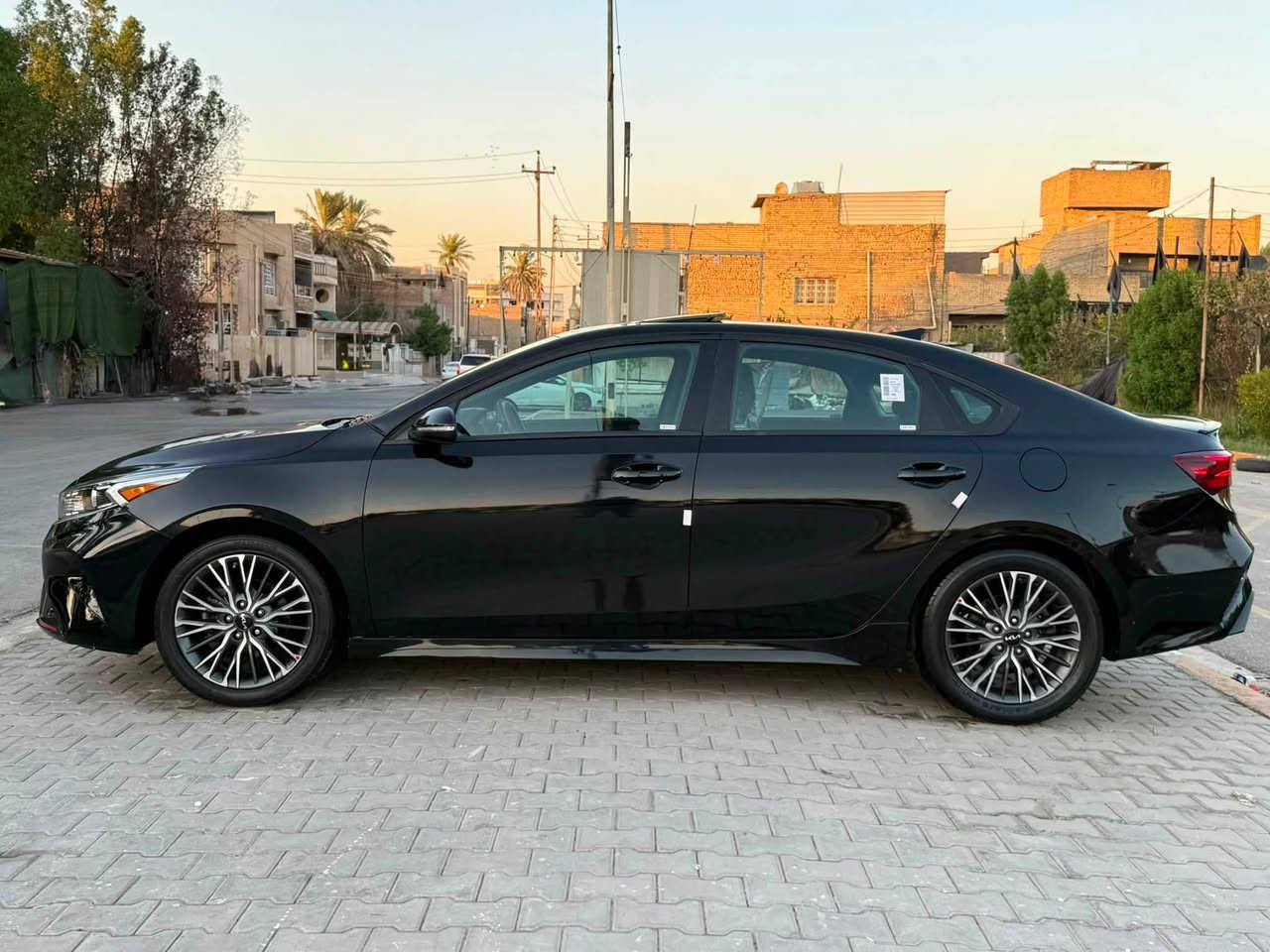السلام عليكم 🙋‍♂️ ‭***********‬
( 🔥 السياره  فوول للاخير لا تقارنه بعاديه 🔥)
كيا فورتي 2024 امريكي جيتي لاين GT LiNE 
1/1 محرك 2000 ..ضرر واضح بل منشور 
جاملغ وباب وحافة البنيد 
❌ بدووون ايرباك جميع الايرباكات سليمه ❌
بدون دواخل لغد شاصي بدنه براكيت راديترات تبريد كله بلادي حادث صاير جانبي مو بل بجم
فقط هذا الحادث الباقي مكفول ماشيه 19 فقط 
رقم اربيل جديد هزه فحص سنويه لحد 2031
تريد وكاله او تحويل موجود
مواصفات جيتي لاين فول 1 / 1 

🔹 محرك 2000 DOHC دوش المرغوب
🔹فتحه ( سلايد روف )
🔹 بصمة تشغيل + أبواب + جنطة
🔹 تشغيل عن بعد⚡️
🔹 جنطة ذكية تفتح عند الاقتراب🚶🏻‍♂️
🔹 كشنات جلد كهرباء مختمه GT 
🔹 كشنات  تبريد🔵 / تدفئة 🔴
🔹تبريد خلفي❄️
🔹 شاشة لمس كبيره 9 انج 🔹 
تدعم  Auto Android + CarPlay 📍 GPS
🔹شحن تلفون 📲 لاسلكي
🔹سماعات🔊 سستم harman/kardon
🔹 رادار أمامي + خلفي + جانبي
🔹 نظام النقطة العمياء ⚠️
🔹 تحديد مسار + سياقة ذاتية 
🔹 توقف عند الاقتراب🚫
🔹 كامره خلفيه
🔹لايت + كشاف LED
🔹 بك لايت LED
🔹 تحكم كامل بالستيرن
🔹 كروز مثبت سرعه 
🔹 3وضعيات قيادة Smart/ Sport/ Normal)
🔹نظام Auto Hold
🔹هاند بريك بصمه ⚡️
🔹ا  ABS + مانع انزلاق                                  
🔹 حساس ضغط إطارات
🔹 منافذ USB / AUX / 12V
🔹 ويل كب 17 كروم
🔹دوسات جانبيه ودعاميه GT
⸻السعر 159
رقمي ‭***********‬
