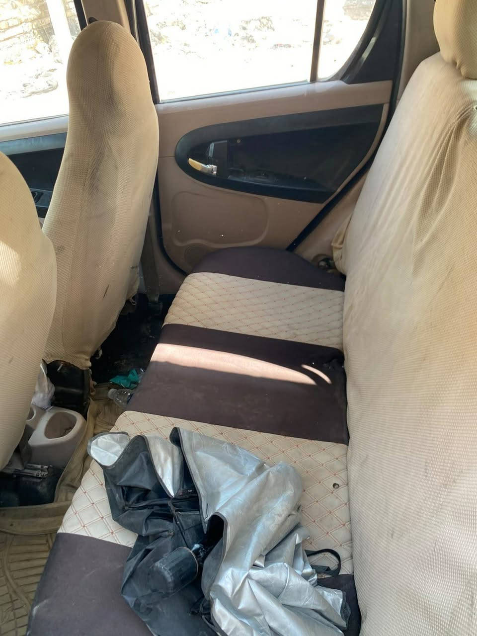 السلام عليكم اخوان سياره جيلي باندا مديل ١٣ حداديه ٧٠بلميه تبريد شغل عايزه بس غاز رقم بغداد الماني  مكان سياره نجف كهربائيات شغاله كلها تايرات نضاف سياره مرتبه 
وراعيته سياره بغداد وتواجد سياره نجف وسنويه صاقطه صار لها أقل شهر ومكينته كورلا باتري جديد 
وسعر ٣٥
وبيها مجال 
رقم مبايل 
***********
