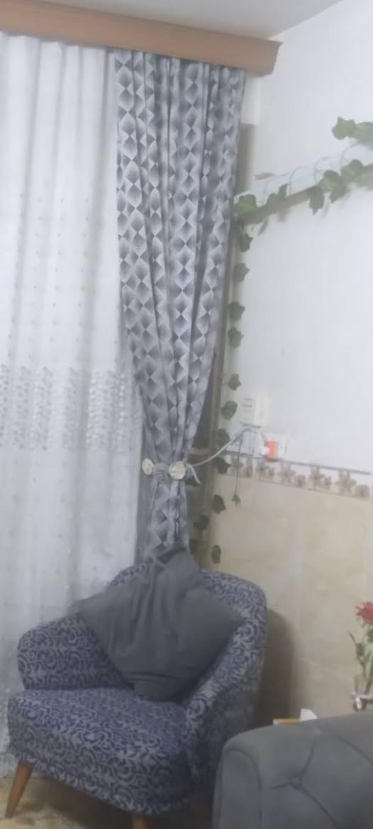 تخم تركي نظيف مع ستائر هديه ثلاث قطع كما موضح بالصوره السعر /250 الف نهايته/ ***********
