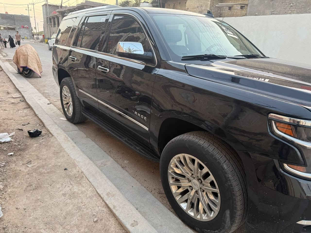 تاهو 18كندي بيها بنيد مصبوغ وجاملغ مصبوغ وباب مبدل رقم سليمانيه سعره 270مكان البصره
***********
