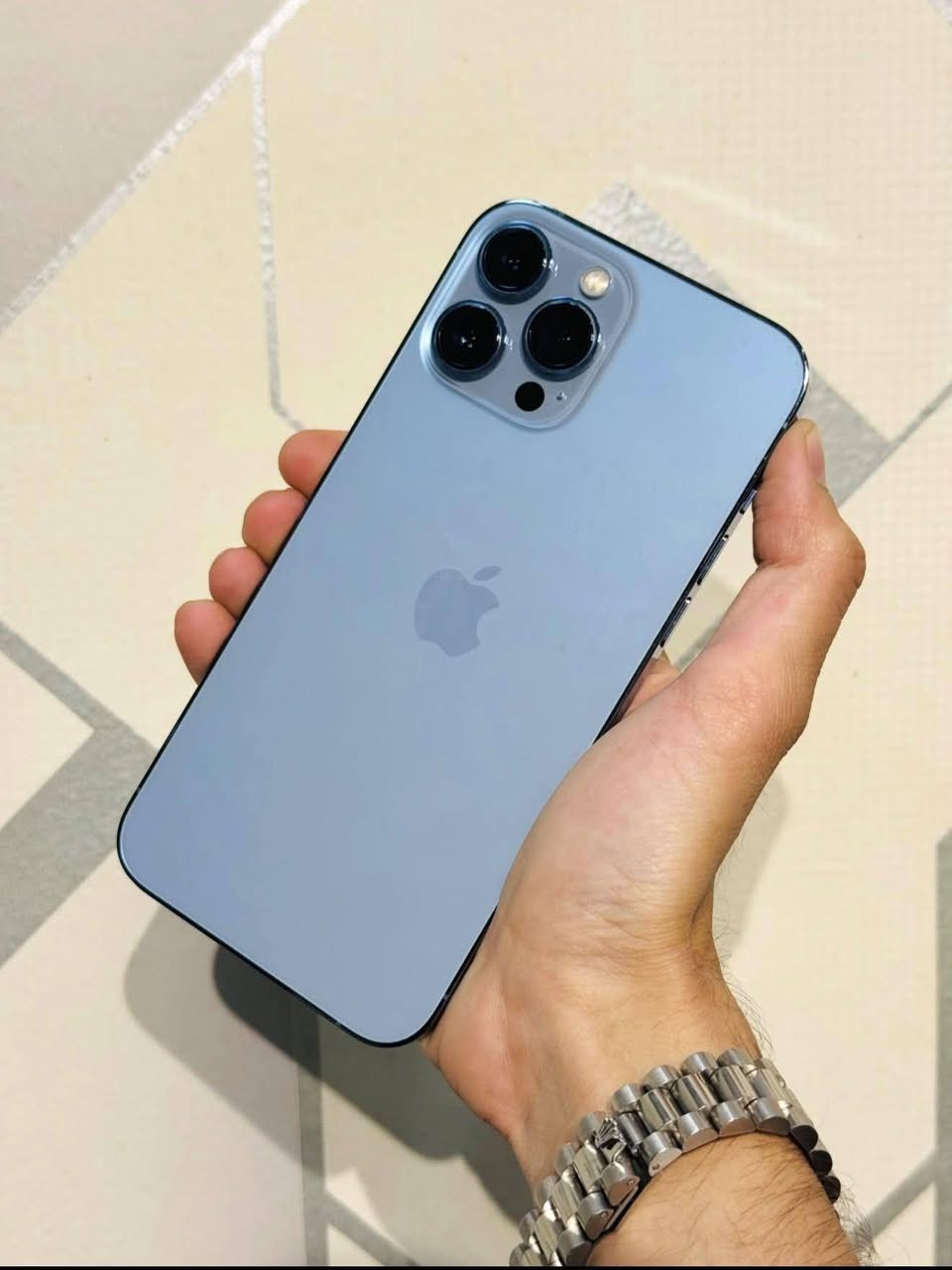 آيفون 13 pro max
ذاكرة 256GB
بطاريه 76 ما معلايه نهائياً 
الجهاز نظيف جداً 
لا مفتوح ولا مصلح مكفول ومضمون
المكان سوق الشيوخ

رقم هاتف‏‪***********‬‏

مكلف بل نشر
