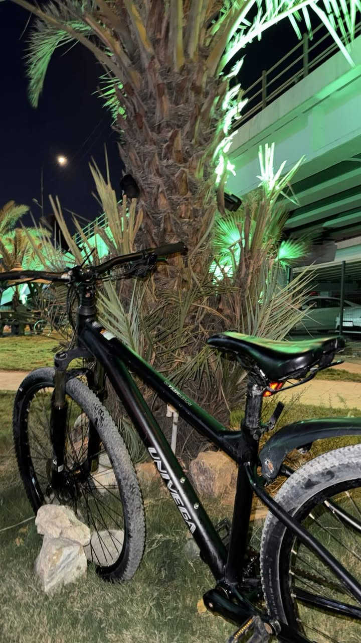 السلام عليكم بايسكل يوني فيكا للبيع السعر 130 او بي مجال نقص بريك خلفي بايسكل امريكي باب اول (***********)رقم الثاني(***********)
