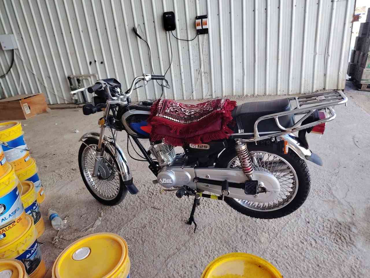 سلام عليكم دراجه تايكر موديل 23 وراق سكنر كهريات كله شغاله مكان رميثه سعر 600 وبيه مجال رقم ***********
