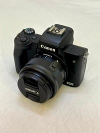 كانون EOS M50 • عدسة 15-45mm • نظيفة جداً