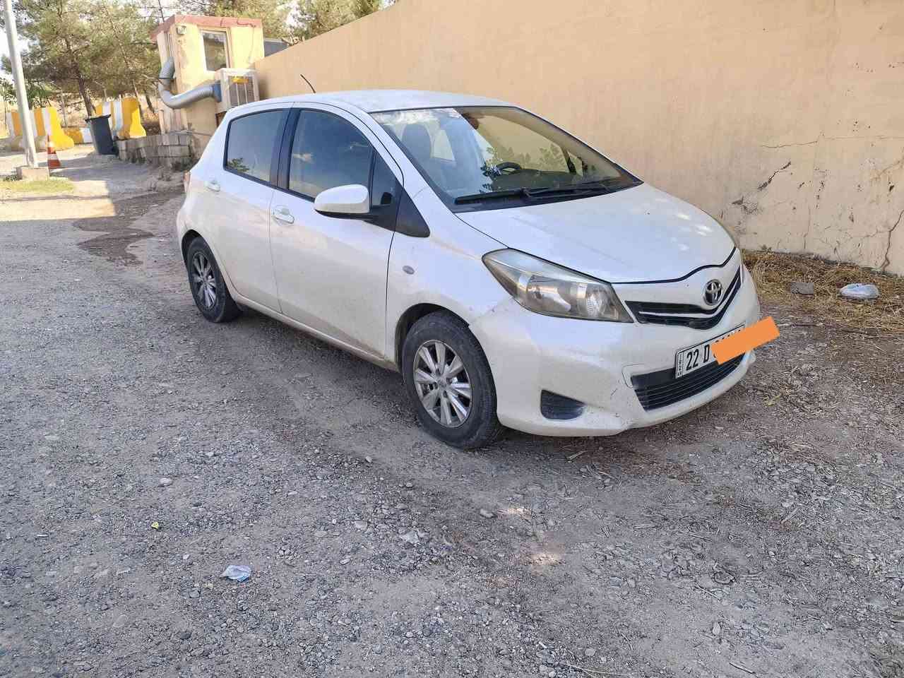 تويتا يارس ٢٠١٢ توماتيك جام كاره با ره قه موو سه نه وي نوي يه3 پارجه سبوغ بي ليدران420000 هه زار غرامه ي له سه ره غرامه به ناو كردن توند و تؤلي ته بريد به شه رت سحري ٧٩ كه ميك مه جال شوين مصيف كؤري *********** شقلاوة, أربيل
