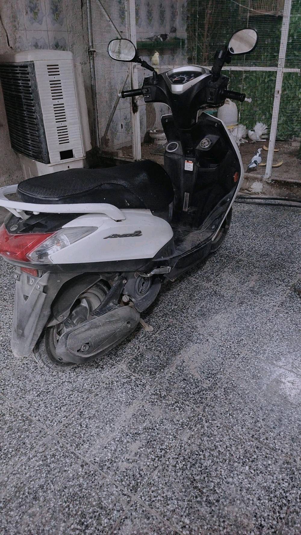 دراجه اكزز مديل 2024 ما مفتوحه مكفوله دراجه بحاله جيده معروضه ب 850 و بيهة مجال العنوان بغداد للتواصل واتساب رقم:  ***********
شلون اسم الموديل بالضبط؟ وهل هي ياماها أكزس/أيروكس وكم سعة المكينة (125 لو غيرها)؟: 
اسم اكزز الموديل 2024 
شكد ممشّاها تقريباً؟ وهل بيها أي صيانة قريبة أو تبديل لازم ينذكر؟: 
ما بيهة اي صيانه و ممشاها 120 
الأوراق كاملة لو متوفرة؟ مثل السنوية/الباجات/الفاتورة، وبيها نقل ملكية لو لا؟: 
ما بيهة
وين مكان الدراجة بالضبط داخل بغداد؟ وممكن تجربة وفحص قبل الشراء؟: 
المكان داخل بغداد و تريد تعال و عل فحص 
السعر 850 شنو يشمل بالضبط، وبي مجال بسيط بالمراوسة لو ثابت؟: 
السعر بي مجال 