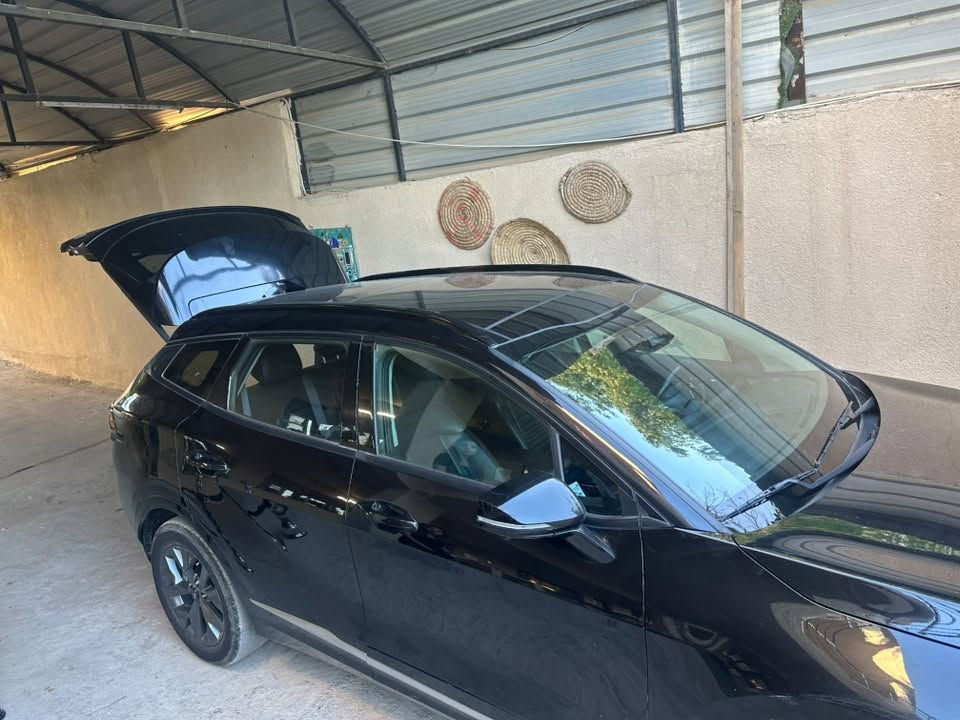 السلام عليكم 

 كيا سبورتج ( برستيج ) 2023 KIA SPORTAGE, SX  PRESTIGE
اعلا فئة فول مواصفات
وارد امريكي هايبرد
المسافه المقطوعه : 46 ألف ميل
حجم المحرك : 1600 هايبرد
ضرر السياره : موجود بلصوره خفيف 
#المواصفات
بانوراما
بصمه
تدفئه تبريد كشنات
كرسي السايق كهرباء 
حساسات خلفية
لايت زينون + LED
كشافات
بك لايت LED 
ابواب بصمه 
تدفئه كشنات
تشغيل عن بعد 
دشبول شاشة متصل
كامرات 360.
كشنات جلد اسود
مثبت السرعة Cruise
المودات والأوامر الصوتية   
شفتات استيرن
نظام ترحيب  
قطعتين تبريد
هاند بريك بصمة 
نظام مانع الانزلاقً
نظام نزول المنحدرات
اشاير بالمري

السعر 190$

تفاصيل اكثر هذا رقمي  

‭***********
***********
مكاني بغداد - البنوك‏
