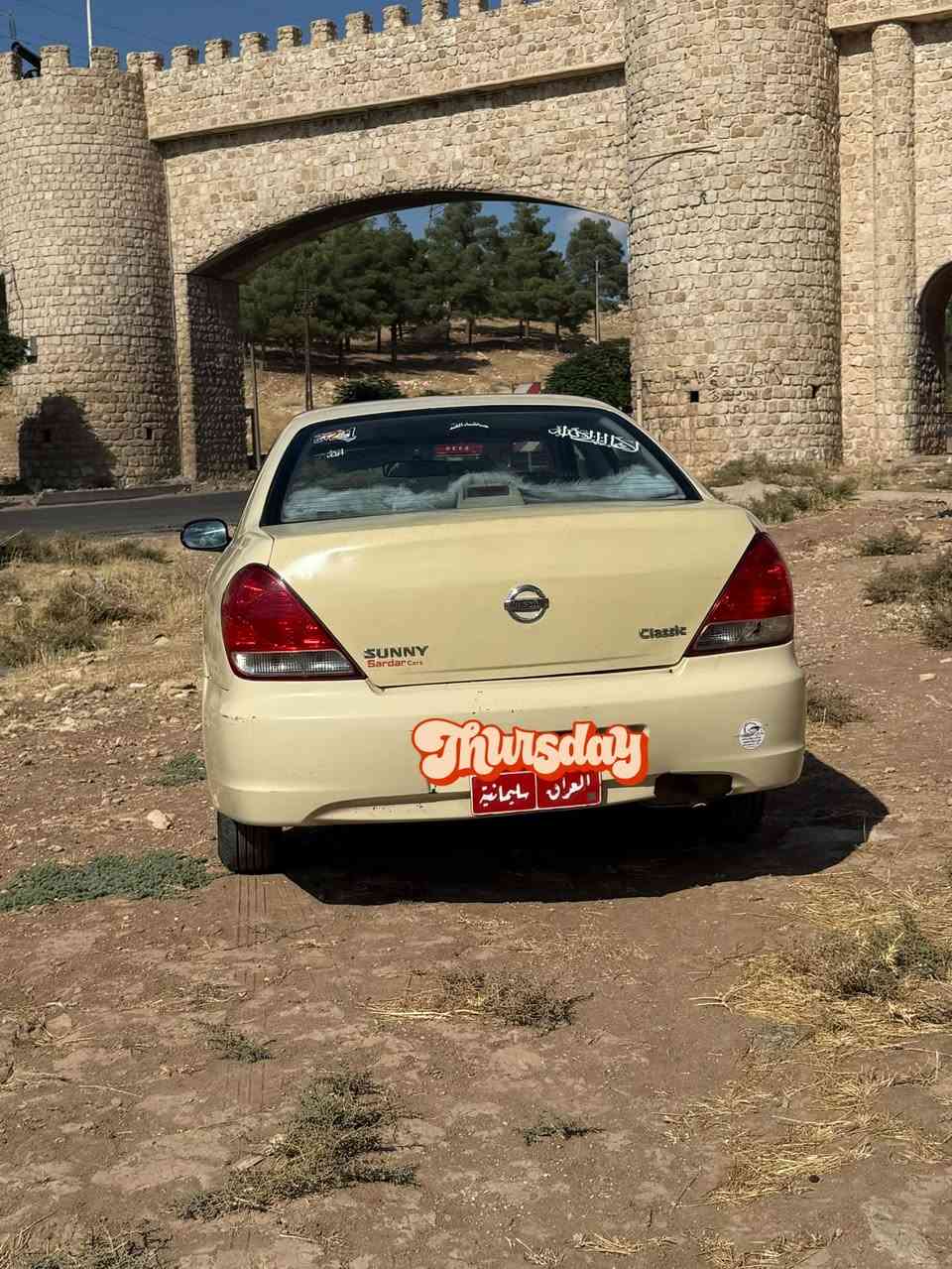 سەنی یابانی ٢٠١١ بیلاد تەکسی بێ بۆ یاغ     پێشی کەپسە دوا یەک قرچی هەیە کەمێ حەوزی گرتوە  سەیارەکە تا بڵێی  جوانە بە شەرتی گێڕو مەکینە سەنەوی  ٤ مانگە  بەسەر چوە  بە شەرتی تە حویل  تازە غازی تێکراوە  ڕەقەمی چوار ژمارەیە   مەسرەفی تیا نیە شوێن تەکیە   نرخ ١٠٧ معامەلە  مشتەری نیت سەرمان مە ئێشێنە *********** واتساپی لەسەرە

نص مكتوب في الصور:
- Thursday