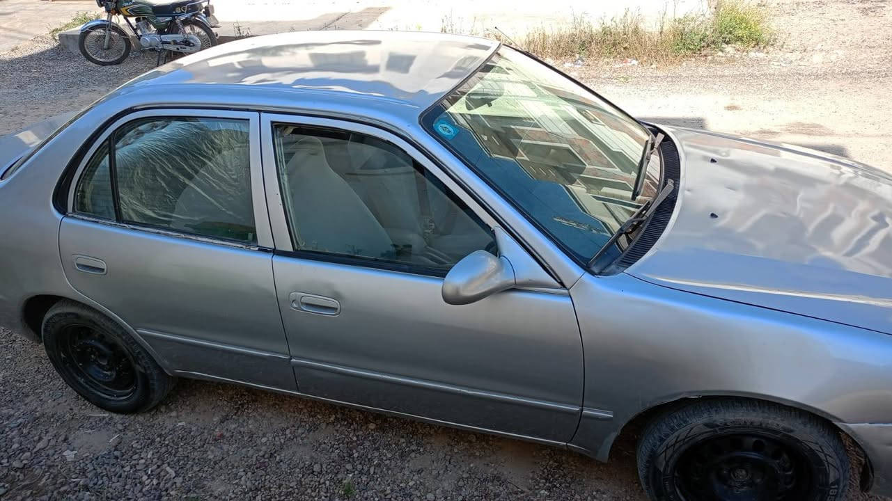 سلام عليكم كورلا موديل 2000 السيارة مكينه كير نضيفات حداديه جديدة يسرى بلادي مكينه 1800 السيارة مال بيت نضيفه تبريد ثلج بسمي السيارة مكانه بغداد الغزالية السعر:54:وبيه مجال رقم الهاتف:***********
