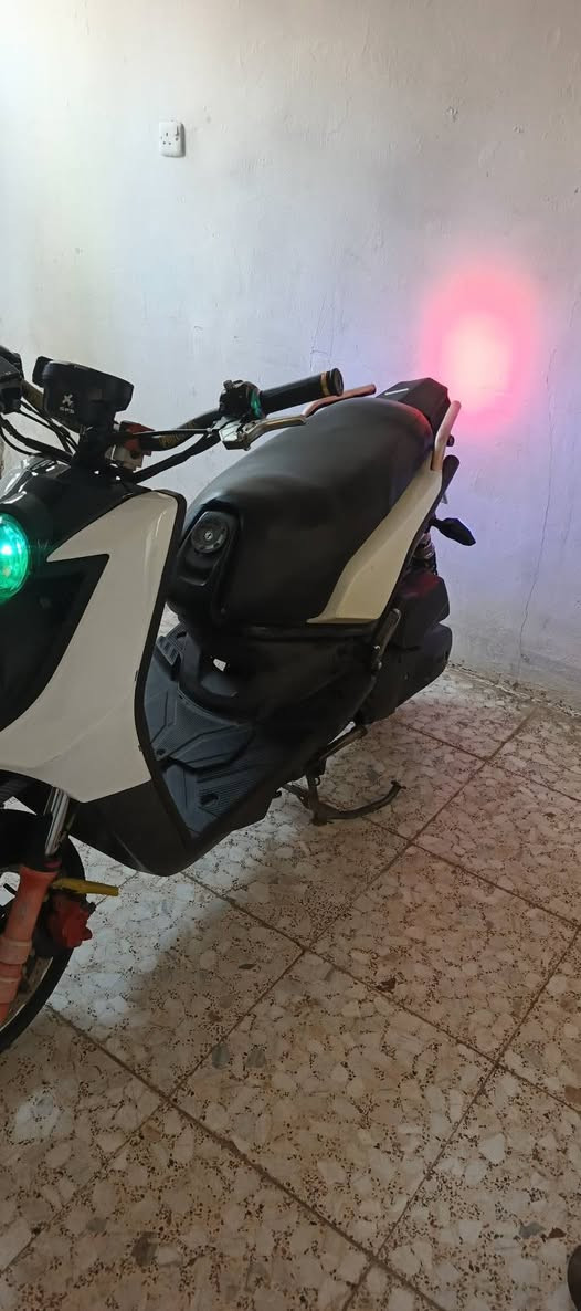 سلام عليكم شباب سكنس جبلي موديل 11 دراجة مكينة بلادي 
السعر 900 او ابيهه مجال العنون بغداد ال زعفرنيه 
***********
