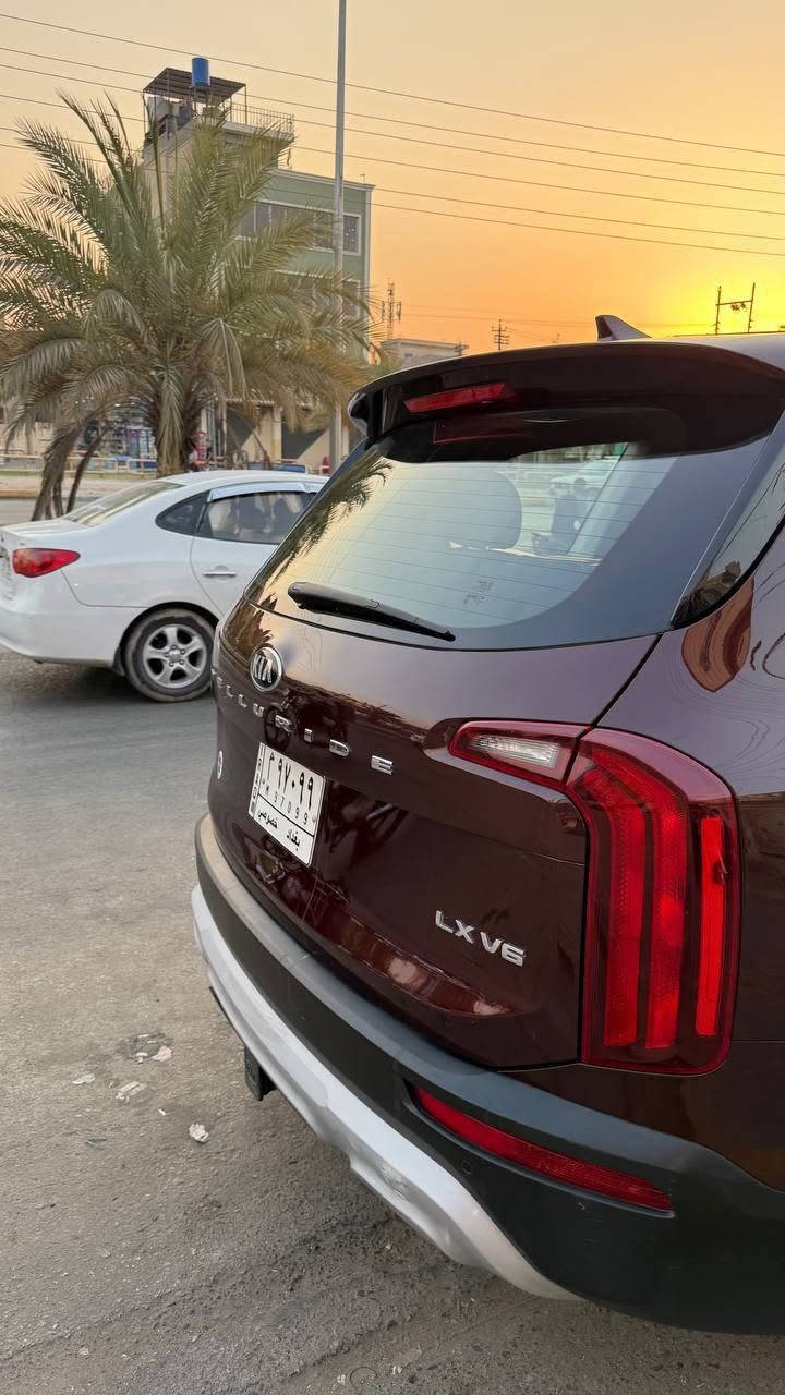 السلام عليكم 
كيا تلورايد موديل 2020 
رقم بغداد مشروع وطني سنوية باسمي تحويل مباشر
نص فول فئة LX
حادث السيارة دعامية فقط وشبر اسفل باب السائق والخلفها فقط رش بدون دواخل ، والحادث مرفق بالصور 
و بيها شبر pdr 
السعر 215 اوبيها مجال 
المواصفات
 بصمة
 هندبريك بصمة
فتح أبواب دكمه أو بصمه
 شاشة
 تبريد 3 قطع
 رادارات 
تحديد مسار 
مثبت سرعة 
مانع انزلاق 
مري كهربائية 
حساسات
 اربع وضعيات قيادة
 بلاجكتورات
  تنبيه خروج عن المسار
 تنبيه نقط عمياء 
السيارة مال بيت ما متعوبة وكلش نظيفة
مكاني كربلاء ***********

اتصال على الرقام غير متواجد فيس أو ماسنجر
