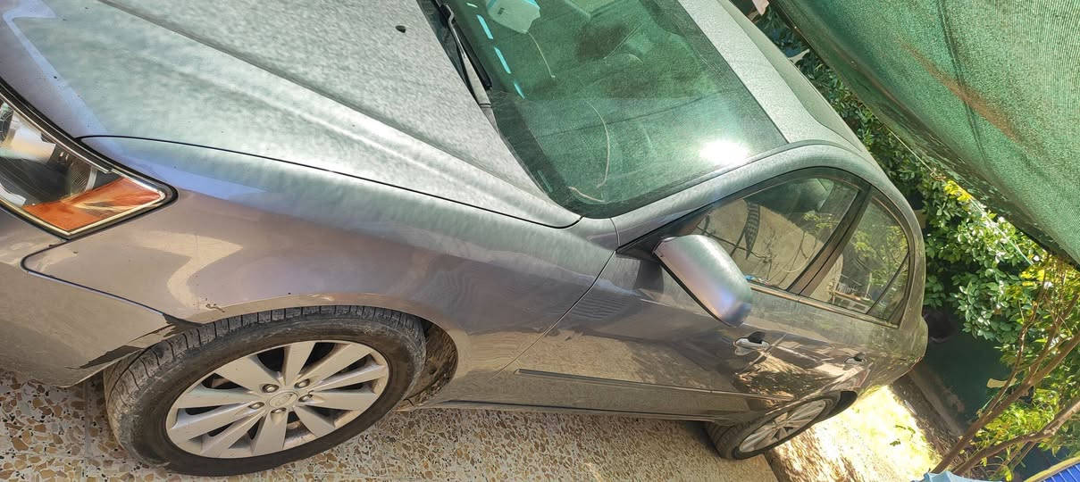 السلام عليكم .. للبيع
سوناتا امريكي 2008  فول مواصفات 
 بدون حادث بس بارد بيه باب وجاملغ طخات
 
السعر 118 ورقه 
للاستفسار ***********
