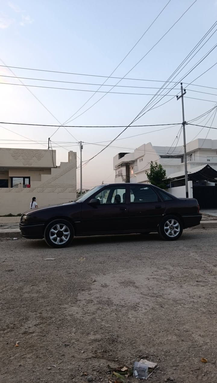سەرەتا بە ناوی خوای گەورە میهرەبان ئۆپڵی ڤیکترا مەکینە ١٨ تەقەو ڕەقە بەشەرت گێرو مەکینە بەشەرت پێشی کەپسە یەک جاملخی پشتەوەی گۆراوە رەنگی عنابی (ڕەقەم سەنەوی تا ٢٠٣١ تازەیە جوار تایەو ویلی لۆک لۆکی لە ژێرە بە ناو خۆمەوەیە   دووەم رۆژ تەحویلی ئەکەم *********** واسابی لەسەرە شوێن کەرکوک_عەرەفە كركوك, العراق
