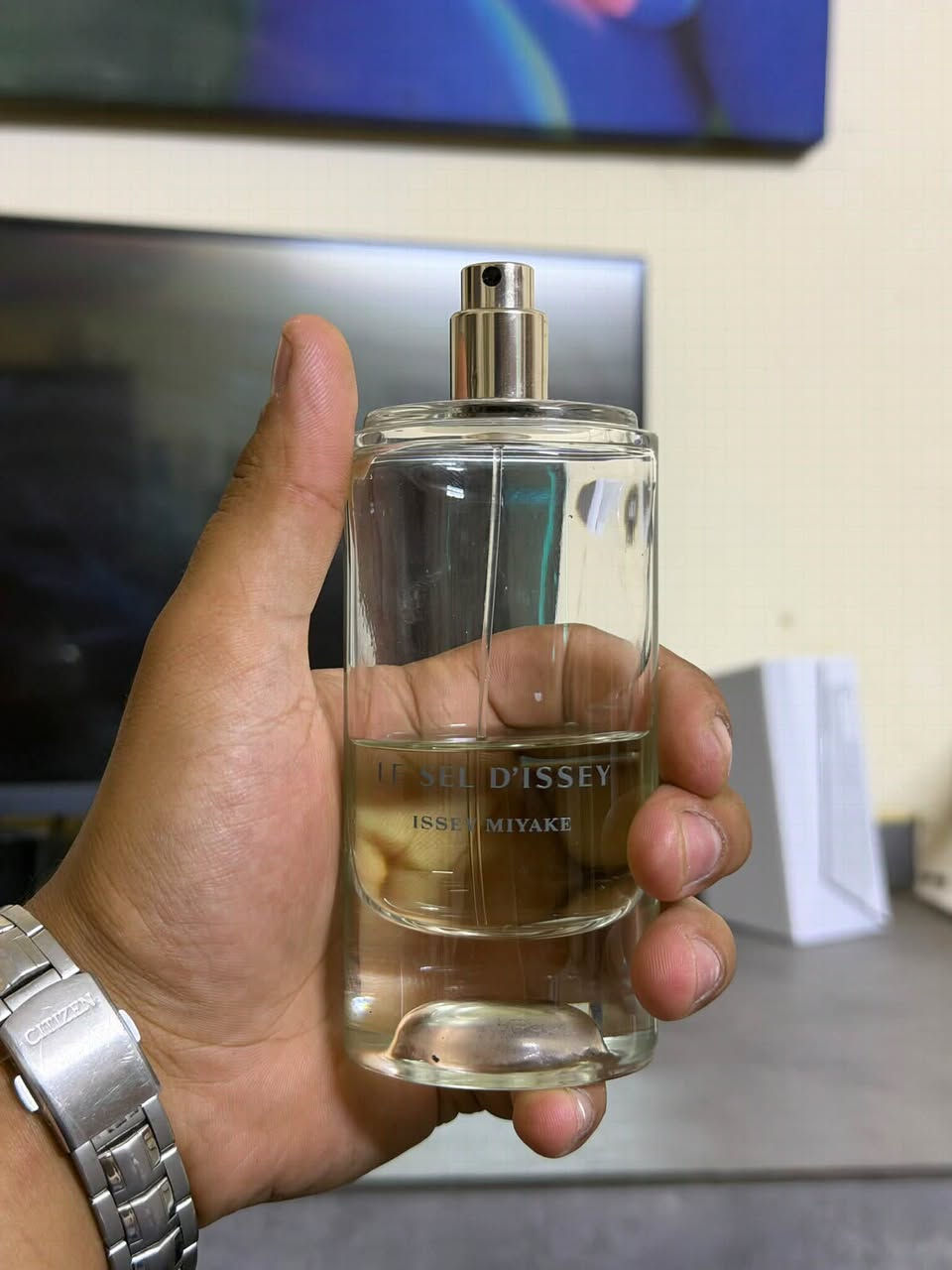 مجموعه عطور للبيع او لمراوس
1 لأسيل ديسي ايسي مياكي متبقي 40 مل بدون باكيت 35 الف 
ارمني كود يدي تواليت 75 مل متبقي 15 مل بدون باكيت 25 الف 
كينزو بور هوم تيستر معه باكيت مستخدم رشات 50 الف 
سايلنت من ايڤن مستخدم 5 مل معه باكيت 45 
اكوا ديبارما زئفرانو 180 مل بدون باكيت مستخدم 5 مل سعر 180 
خوان بيتي بغداد ابو غريب دور الحمر / مكان عملي باب شرقي قرب كراج سعدون 
*********** لاسعار بيه شي بسيط بدون احراج
