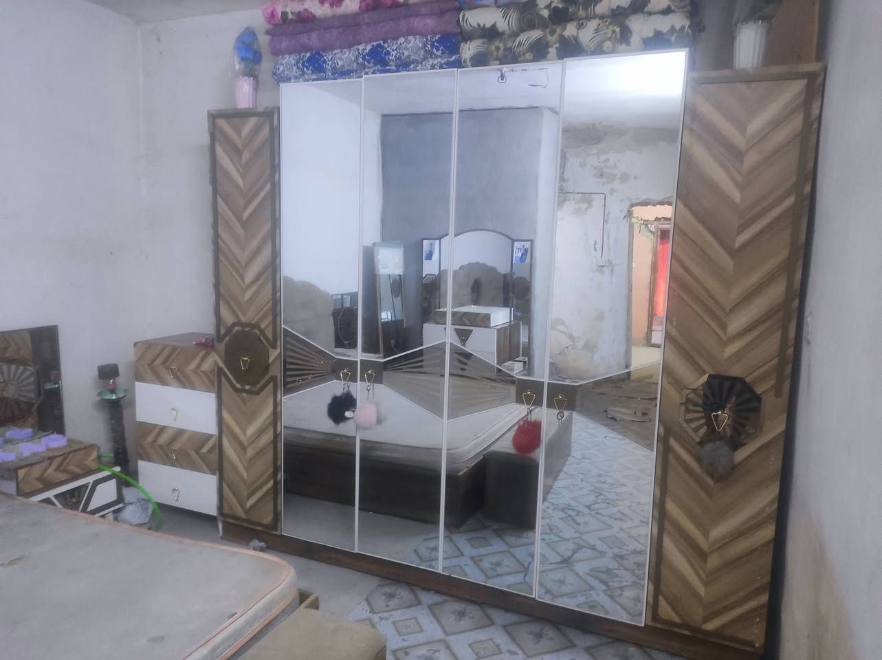 سلام عليكم عيني غرفة تركي 9قطع للبيع
***********/***********

