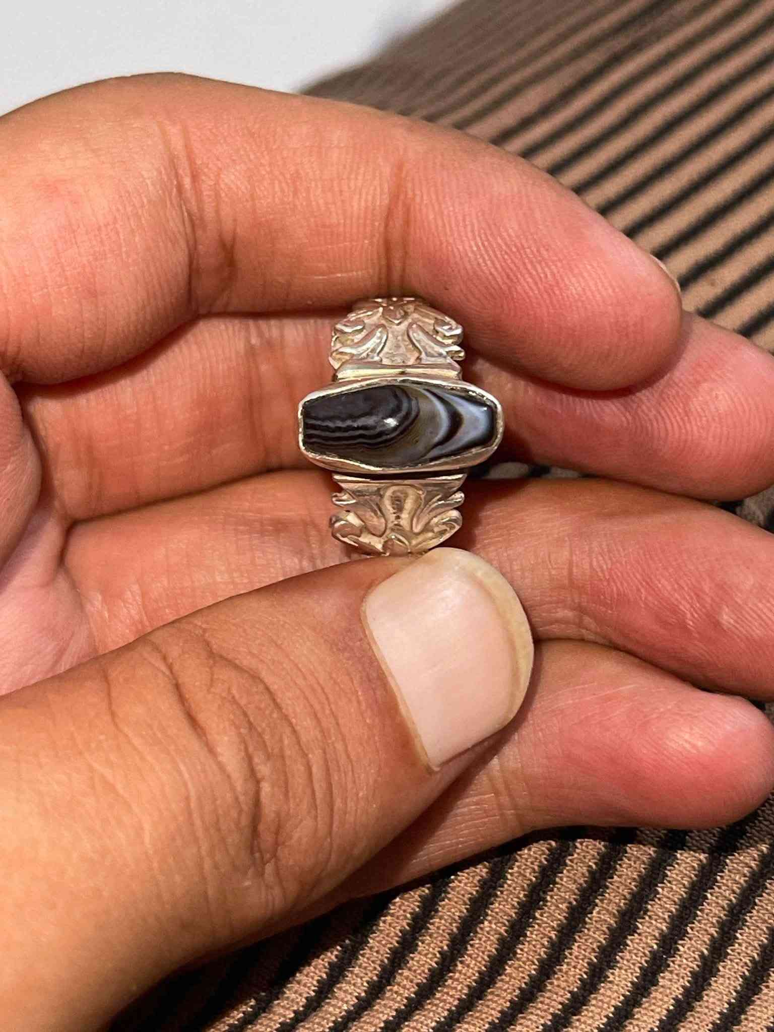 ياالله جزعه يمانيه كصبه مشكوله قديمه حيييل صياغه يدويه ثقيله للبيع لاستفسار ***********متواجد خاص مكاني بغداد
