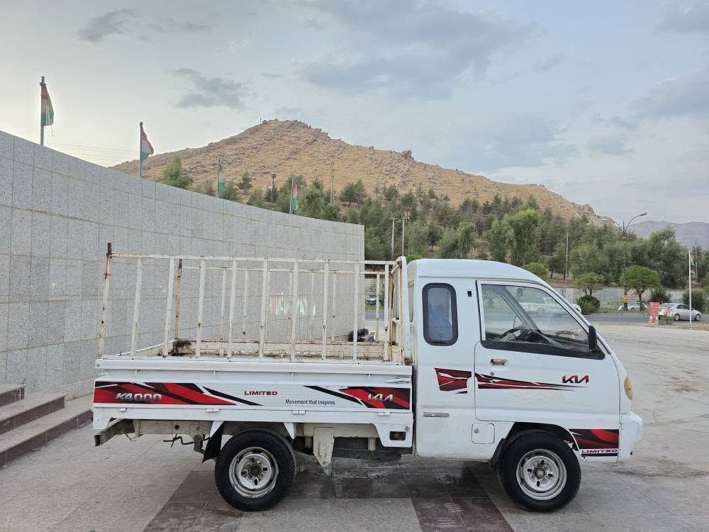 شۆک شۆک شۆک 
ماڵی کەسابەت تەنیا پاڕەی ماتۆریک
فاو مۆدیل 2007 گێروو مەکینەو ئاکسلی ریک لۆک لۆکە
داحموو لێدراوی نیە ناودەری ریکو پیکە زۆر بەکیشەو بێ نەقوستانیە
مەنەفیستی هەیە بەشەڕتی ماڵی مەدەنو پاڕەی کەسی تیانەبیت براو وەرگەراو بەشەڕت
بەمانای کەلیمە ماڵی فەقیرەو ماڵی کەسابتە
تایەو ویلو پاتریو چەمچەو لەیتو فڵچەو گشتی مەزبووته 
شوێن رانیە ***********کۆتای $11 رانية, السليمانية
