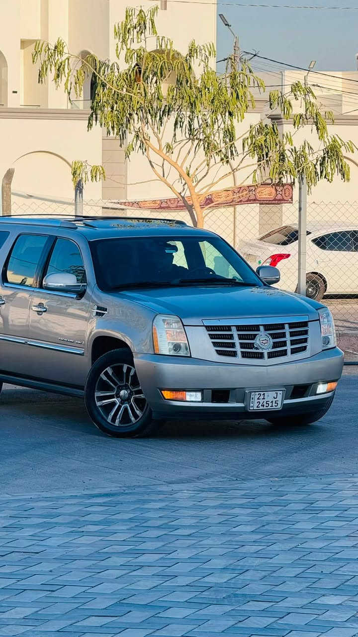سلام عليكم. لبيع او مراوس 

🚙كاديلاك سكاليت شاصي طويل 

مديل 2009 خليجي 
مكفوله بيه نص جاملغ امامي مرشوش 
سياره جديده مال جناي خير من الله 
موصفات سياره فول واحد على واحد 
جاهزه من كلشي 
مكينه كير حداديه تخم تاير تبريد كهرباياته كله بلاديه ما ملعوب بيهن على وضع شركه 
غرفه VIBملكي اسود 
مكان السياره (النجف)
رقم تلفون ***********
وتساب***********
