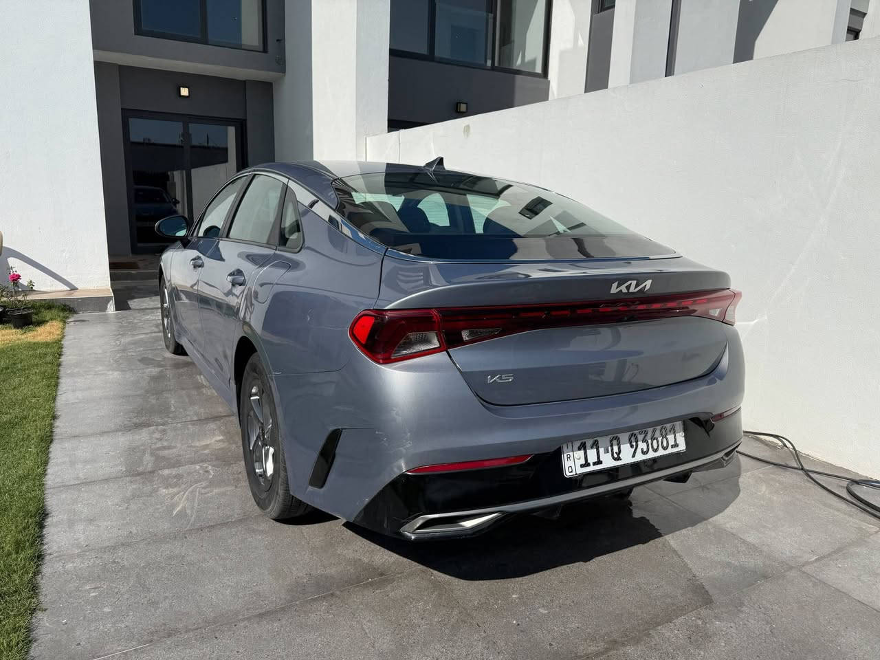 السلام عليكم
 نوعKia k5 2023 LXS
السيارة ماشية90الف كيلو 
اللون رمادي غامق لامع
السعر المطلوب 139 ورقة وبيها مجال للمشتري

✅المواصفات 
✅محرك 1.6T جدا نضيف
✅كير اوتوماتيك 8 سرعات 
✅رادار امامي خلفي
✅مستشعر وقوف
✅كامره خلفية
✅اوتو هولد دكمه
✅سايد بريك دكمه 
✅وضع قادرة
✅مثبت سرعة
✅بصمة تشغيل عن بعد وفتح الصندوق
✅ابل كاربلي
✅اندرويد اوتو
✅شاشة وسطية وشاشة قرائة للسايق
✅حساس ضغط الاطار
✅مصابيح أمامية لد مع الضوء العالي التلقائي
✅مراقبة النقطه العمياء
✅تبريد امامي فقط 

السيارة جدا حلوه ونضيفه وخاصه الكير والمحرك كلش نشطات وامداريها بالبانزين المحسن والدهن

للتواصب واتساب ***********
