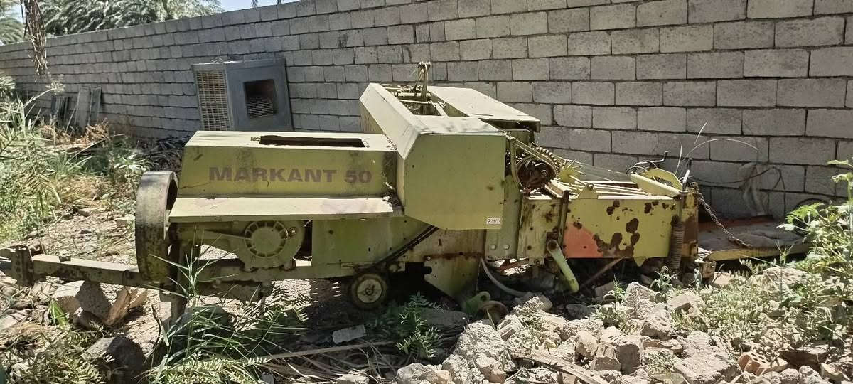 البيع موديل 2012 جاهزه وشغاله  شرط الفحص نضافه موضحه بل صور المكان ديالئ ***********
